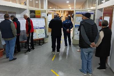 Sva biračka mjesta u Bihaću otvorena i trenutno rade bez problema 